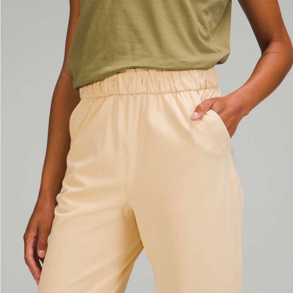 NWT! Lululemon Stretch High-Rise Jogger - Picture 2 of 7